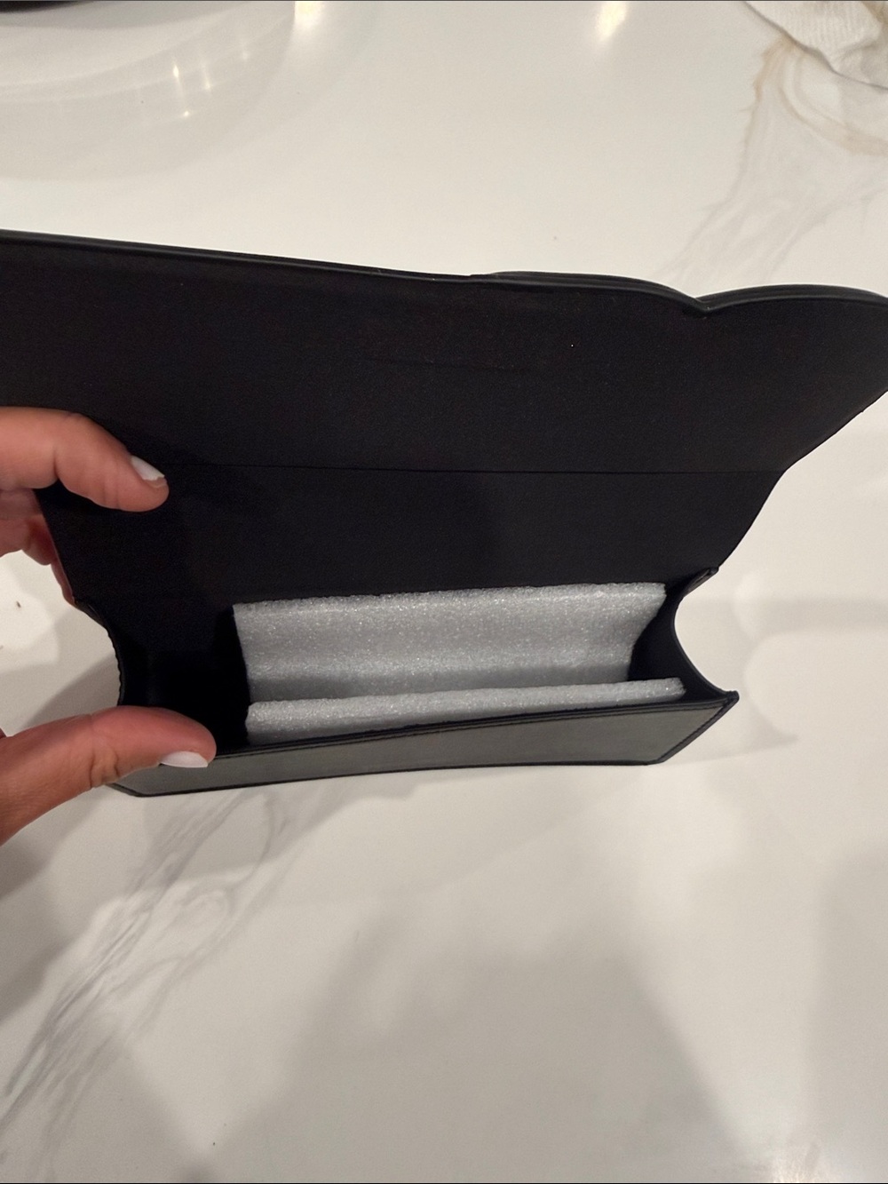 Dolce & Gabbana Black Leather DG magnetic Clutch - Picture 4 of 8